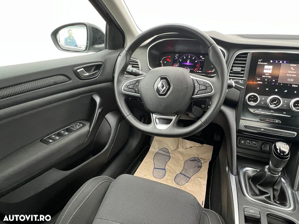 Renault Megane TCe 140 GPF Equilibre - 19