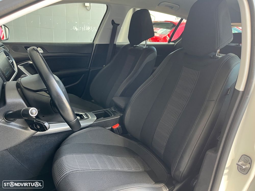 Peugeot 308 PureTech 130 GPF EAT8 Stop & Start Allure Pack - 9