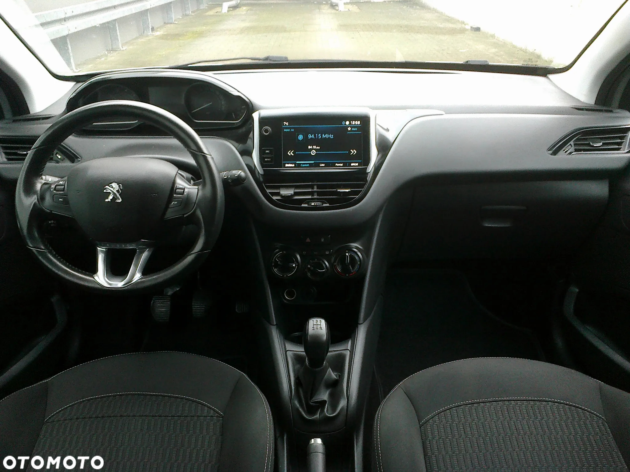 Peugeot 208 - 9