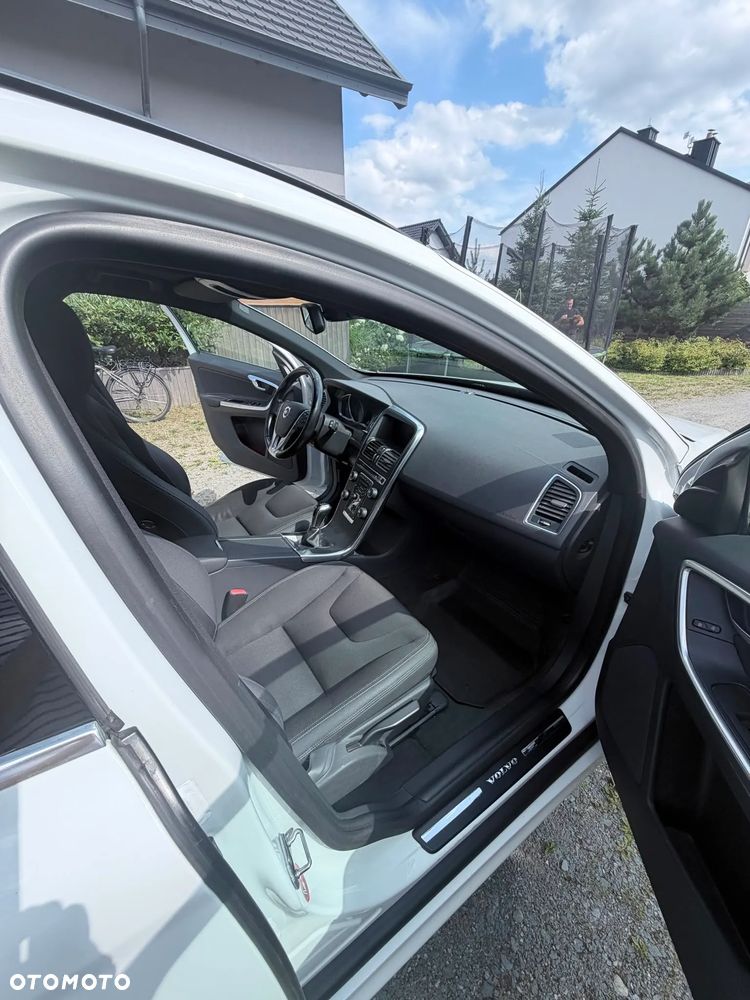 Volvo XC 60 D4 Drive-E Momentum - 8