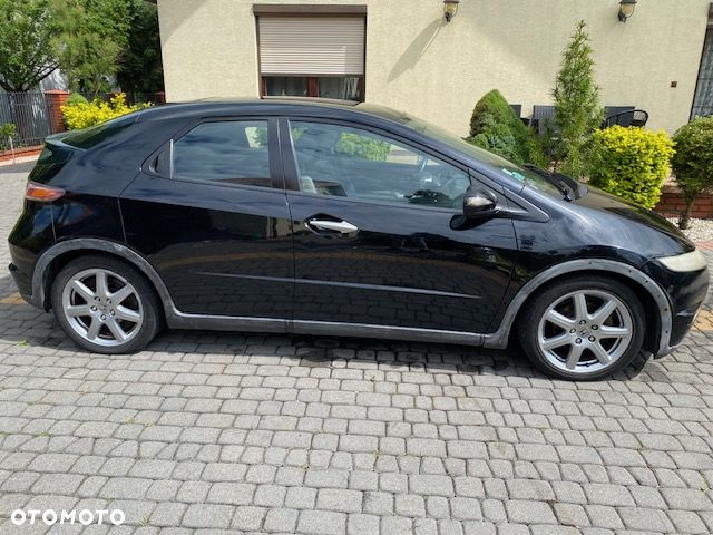Honda Civic 1.8 Executive - 3