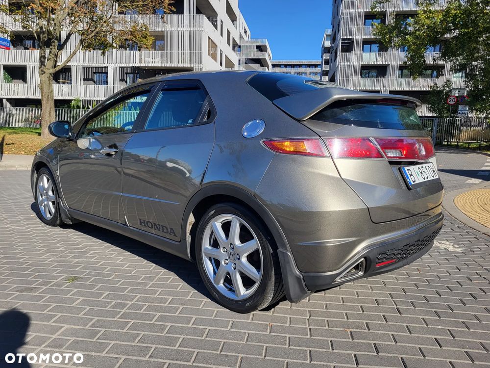 Honda Civic 1.8 Comfort - 24