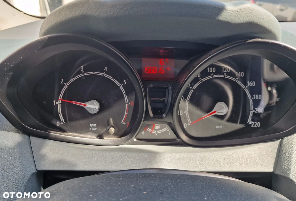 Ford Fiesta - 8