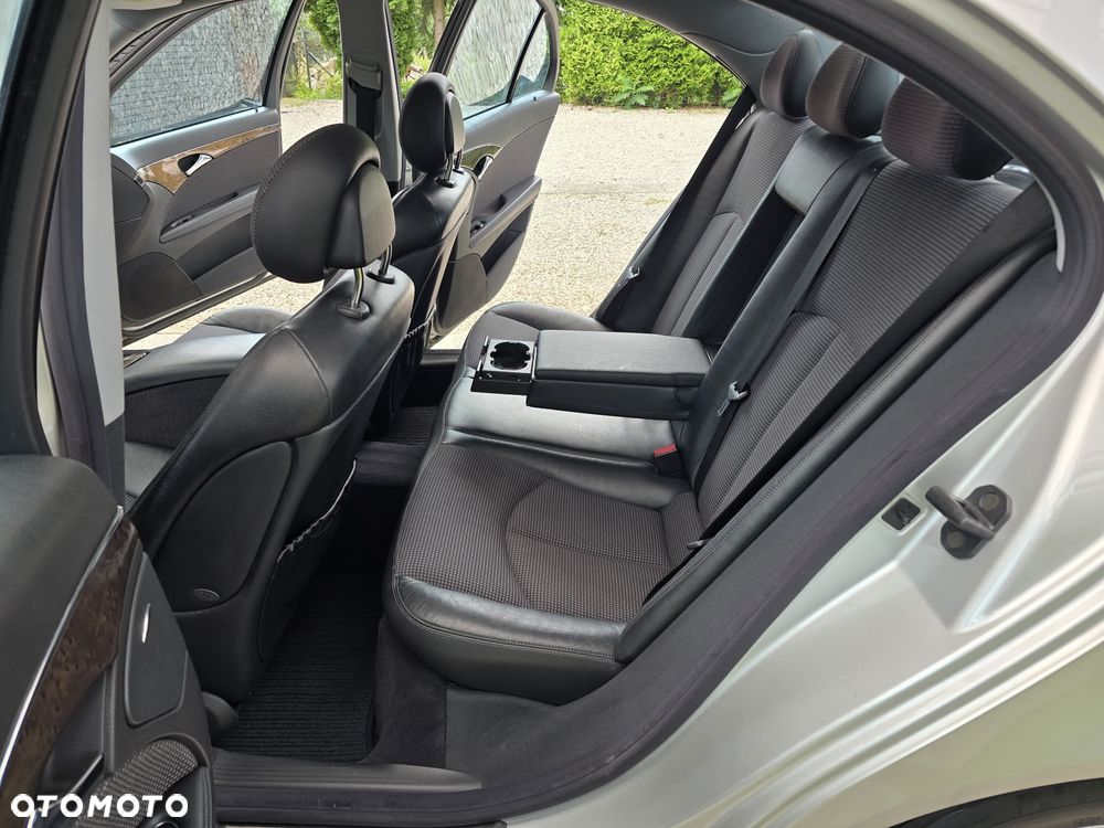 Mercedes-Benz Klasa E 240 Avantgarde - 34