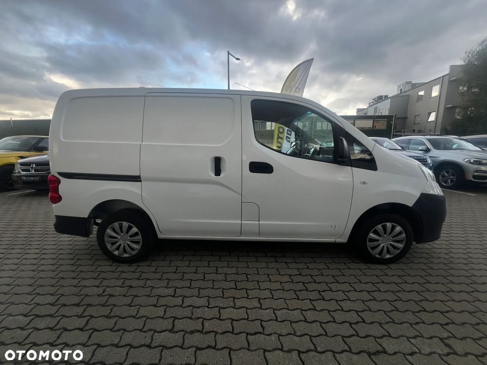 Nissan NV200 - 10