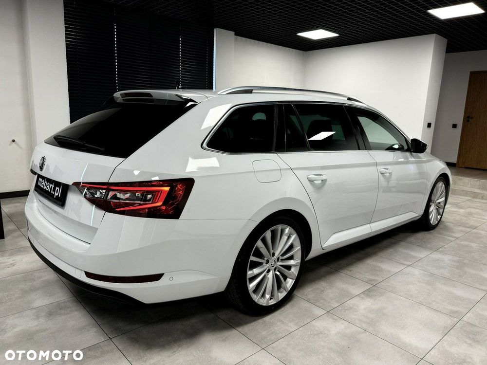 Skoda Superb 2.0 TDI DSG Sportline - 7