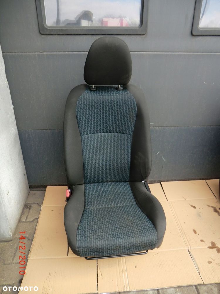 TOYOTA YARIS III 12-18 5D FOTELE PRZÓD  TYŁ KOMPLET EUROPA - 4
