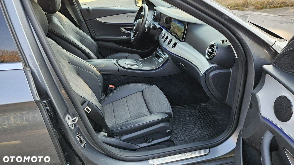 Mercedes-Benz Klasa E - 16