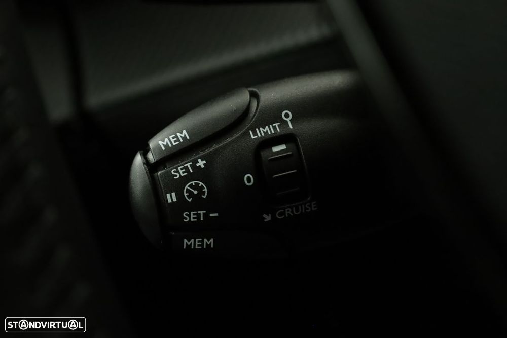 Peugeot 2008 1.2 Allure - 18