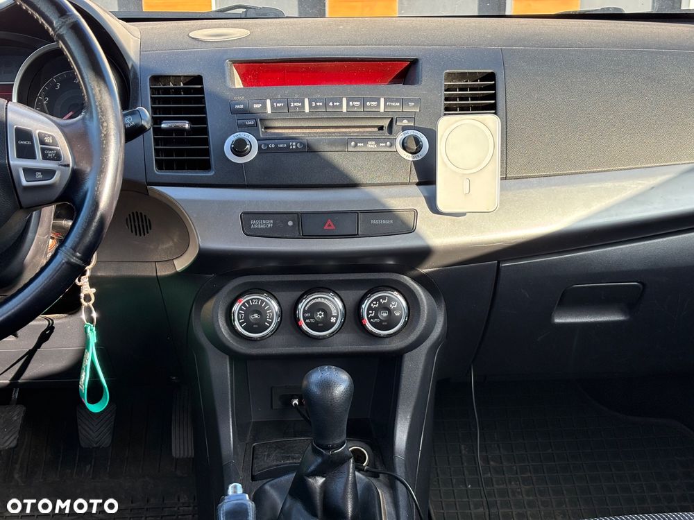 Mitsubishi Lancer 1.8 Intense - 13