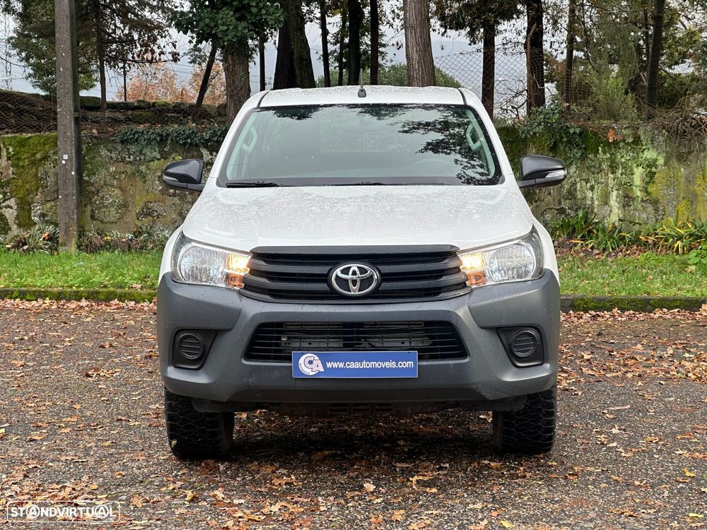 Toyota Hilux 2.4 D-4D 4WD CE Trial - 2
