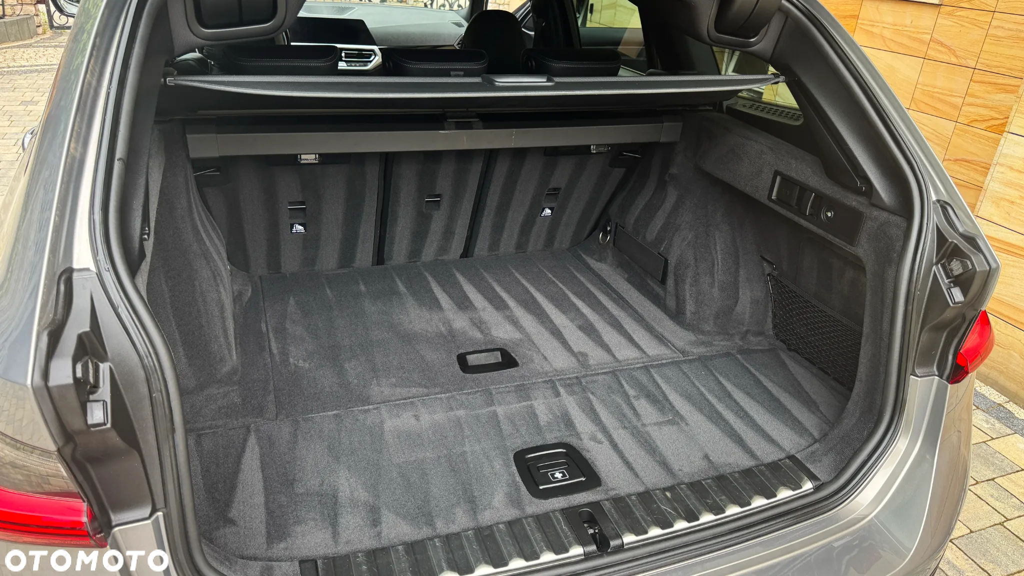 BMW Seria 3 330i Sport Line sport - 35