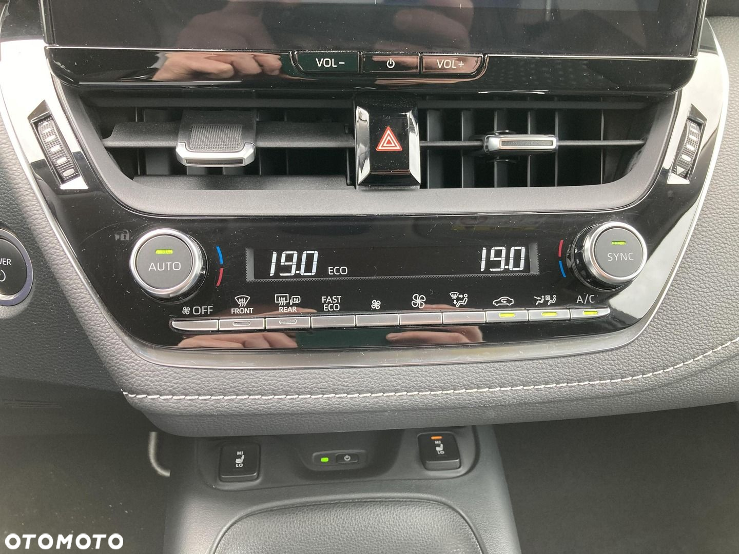 Toyota Corolla 1.8 Hybrid Style - 16