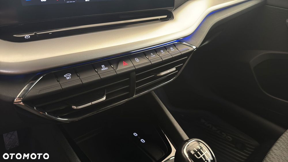 Skoda Octavia 1.5 TSI ACT Style - 24