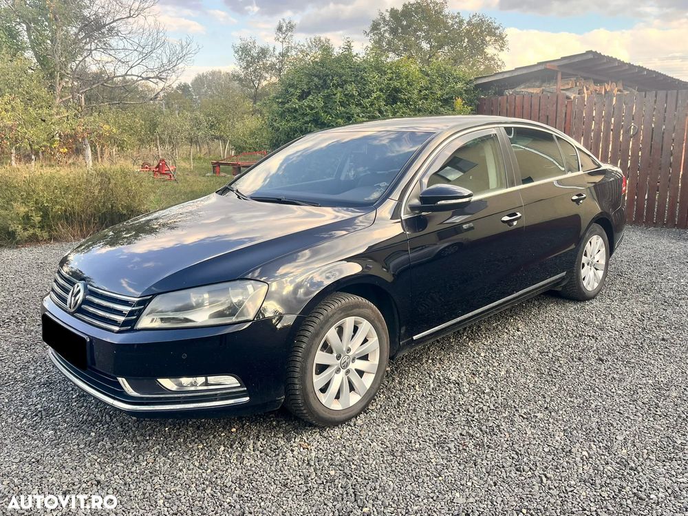 Volkswagen Passat - 1