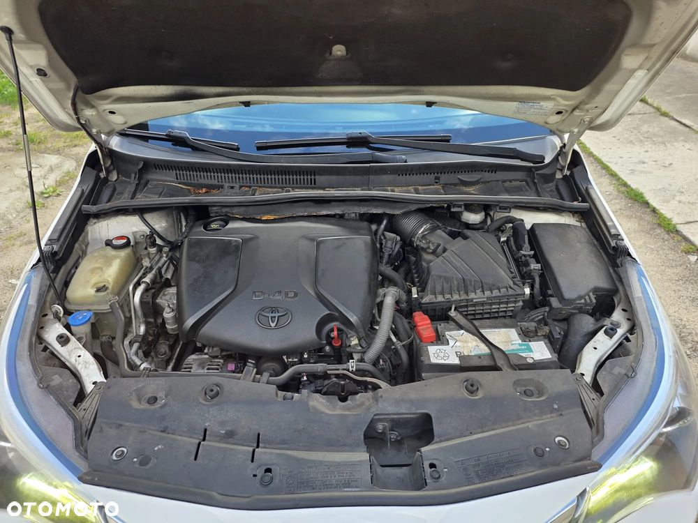 Toyota Avensis - 31