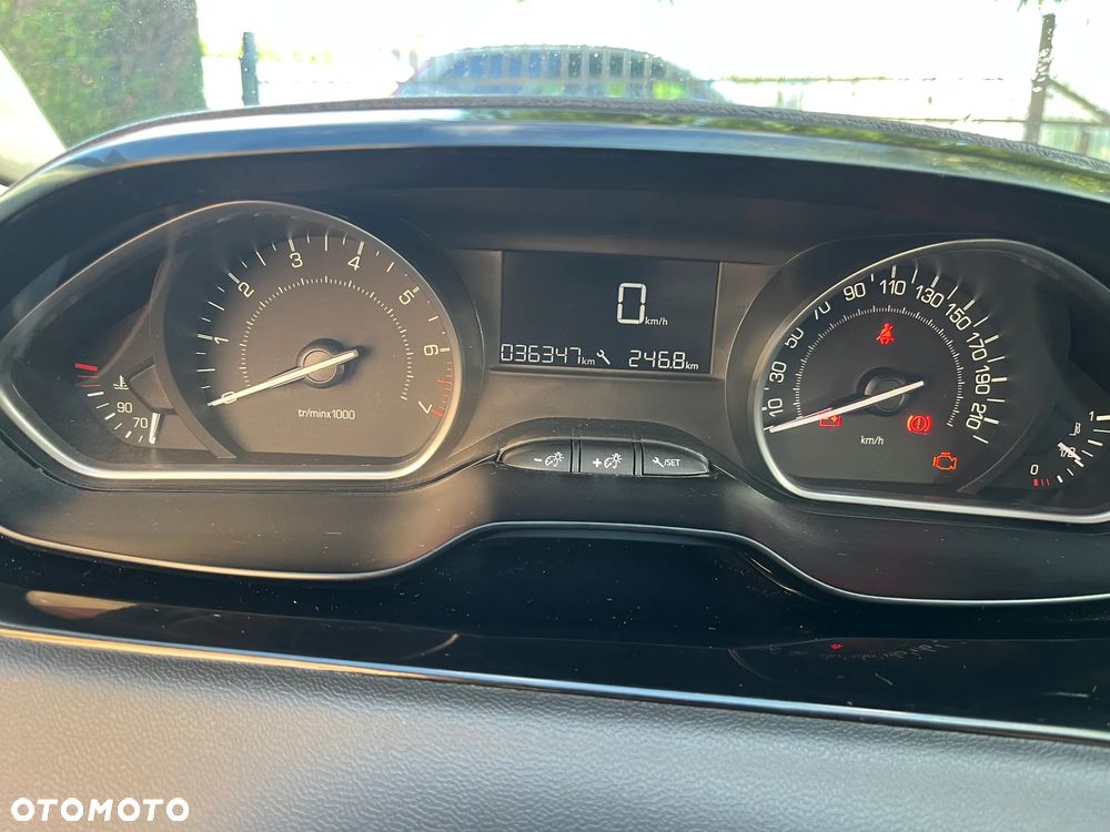 Peugeot 208 1.2 PureTech Active - 8