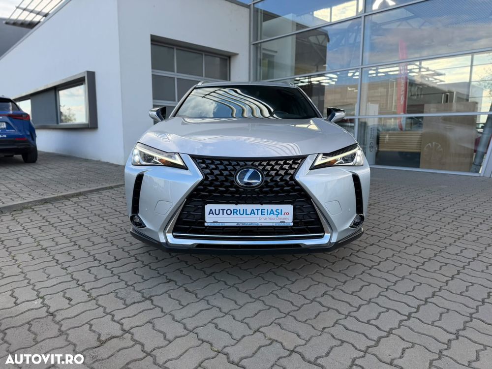 Lexus UX 250h (E-FOUR) Business Edition - 9