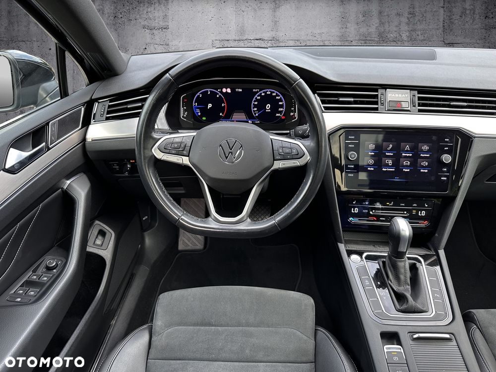 Volkswagen Passat 2.0 TDI EVO Elegance DSG - 10