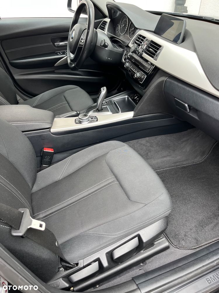 BMW Seria 3 318d - 18