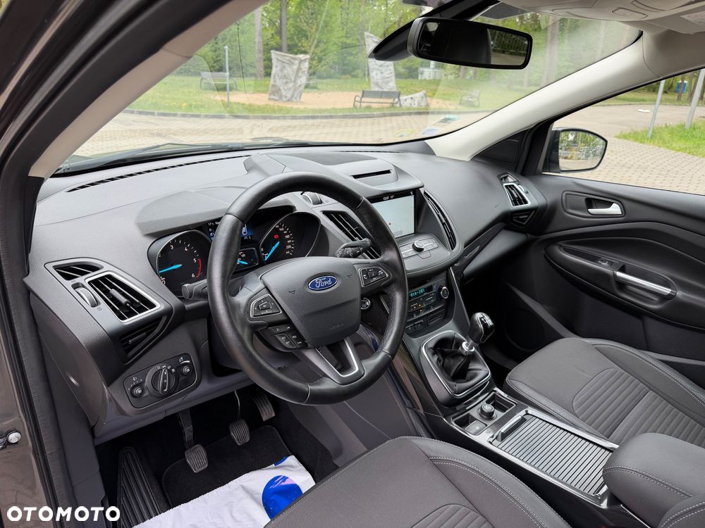 Ford Kuga 2.0 TDCi 2x4 Titanium - 13