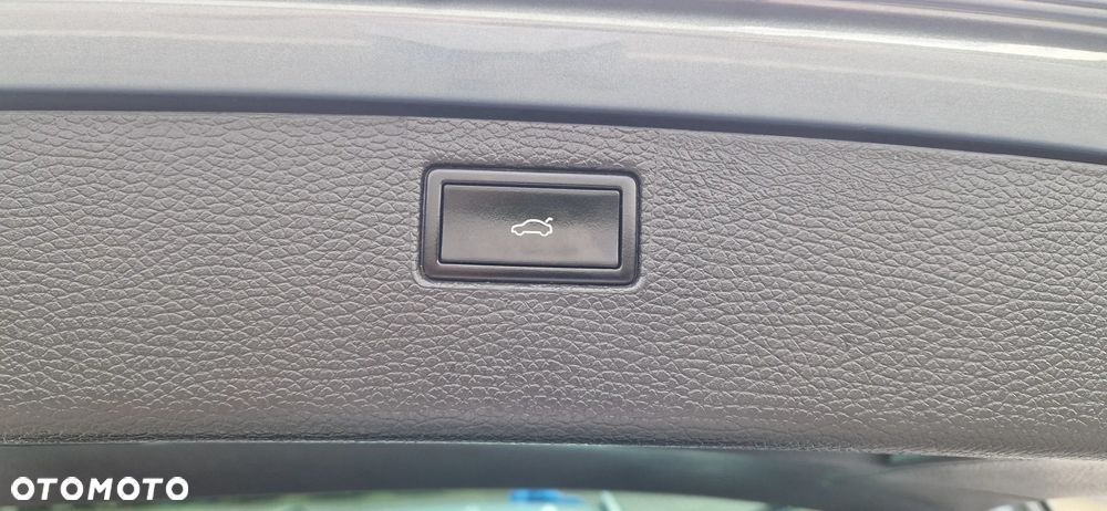 Volkswagen Passat 2.0 TDI Highline - 28