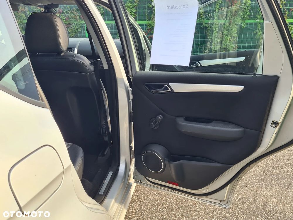 Mercedes-Benz Klasa A 180 CDI Autotronic Avantgarde - 6