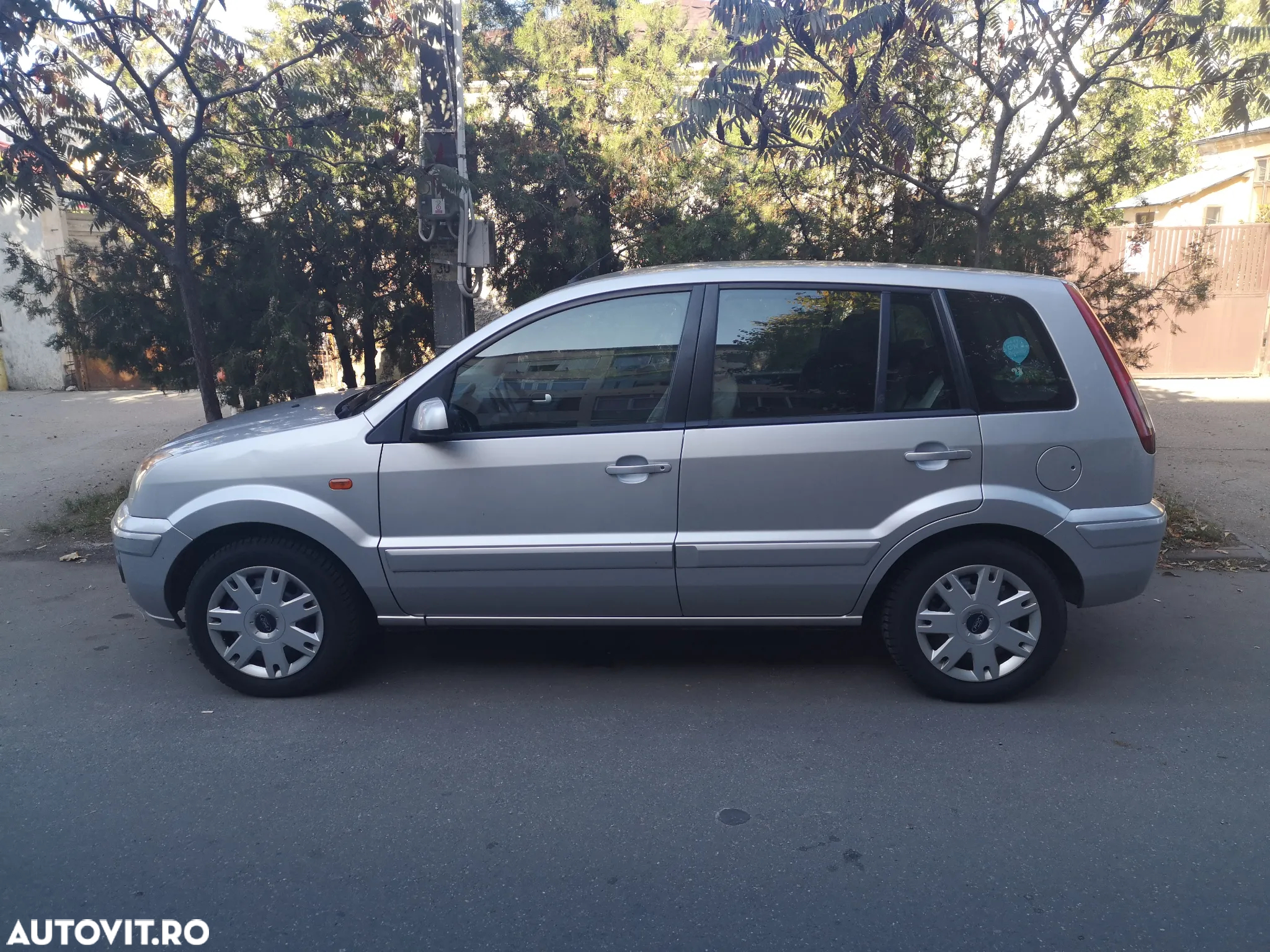 Ford Fusion - 2