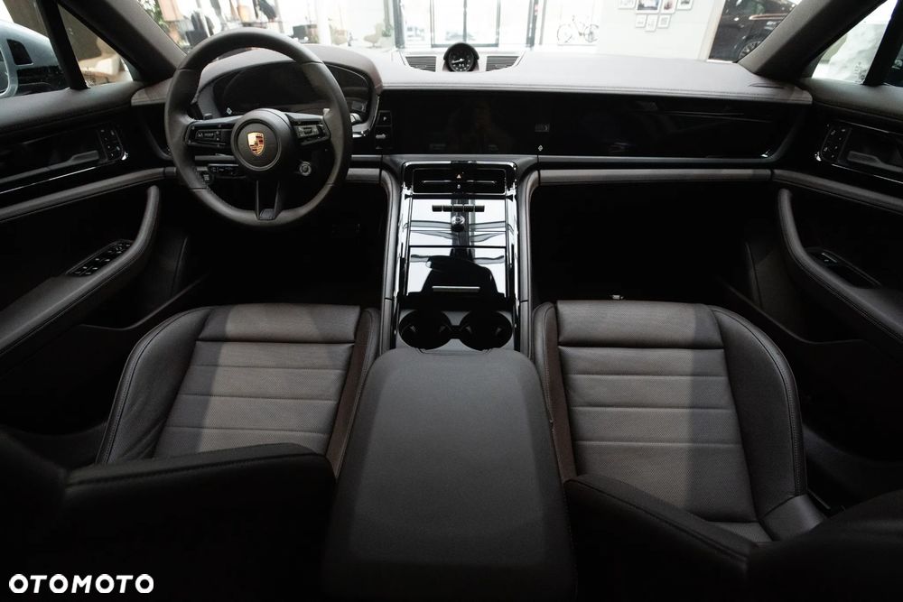 Porsche Panamera 4 - 21