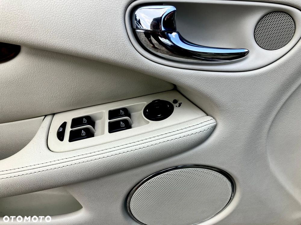 Jaguar X-Type 3.0 Executive - 17