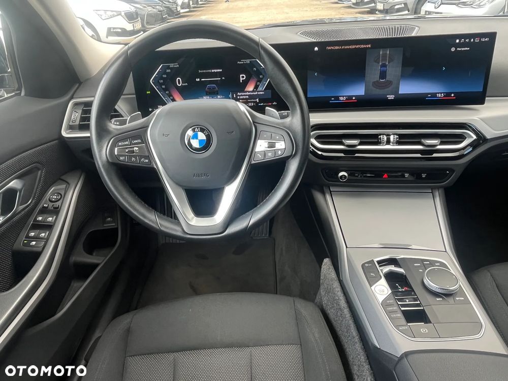 BMW Seria 3 318d Edition M Sport Shadow - 13