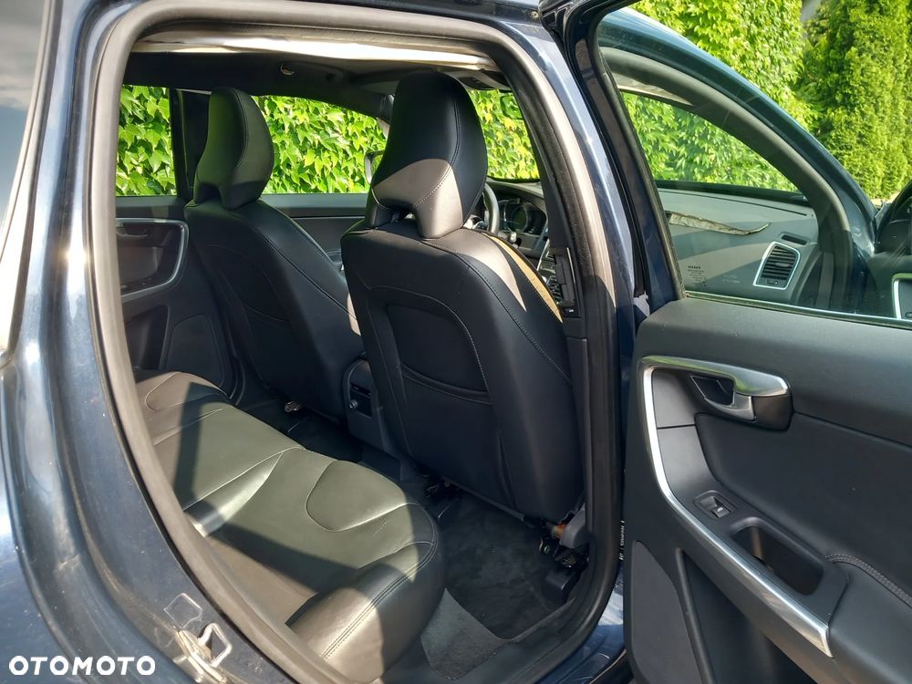 Volvo XC 60 D5 AWD Summum - 17