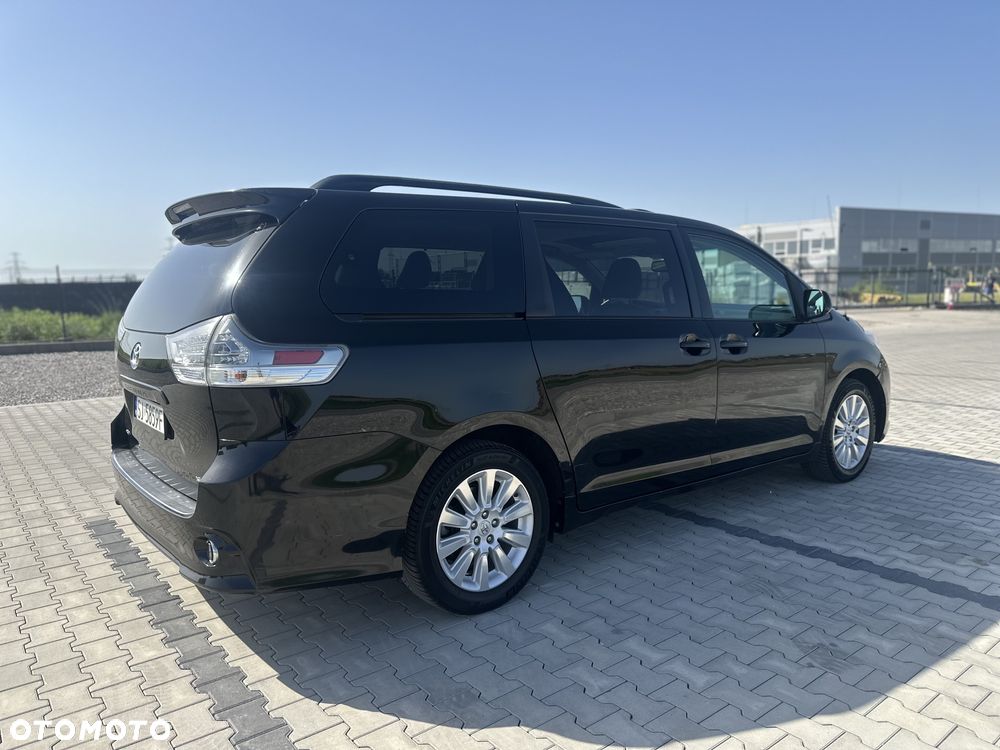 Toyota Sienna 3.5 V6 XLE AWD - 10
