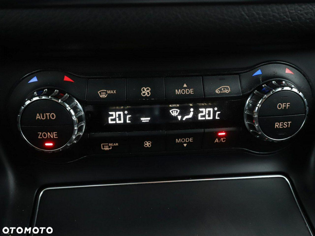Mercedes-Benz CLA - 26