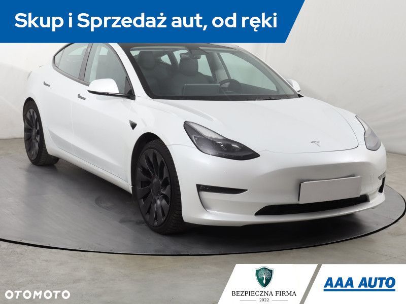 Tesla Model 3 - 3
