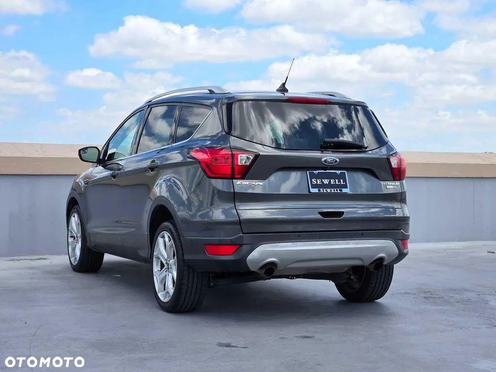 Ford Escape 2.0 EcoBoost AWD Titanium - 4