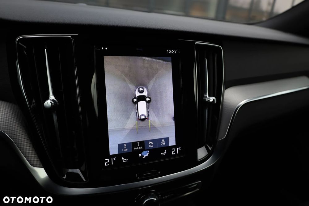 Volvo V60 T6 AWD Recharge Geartronic RDesign - 11