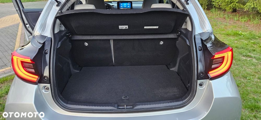 Toyota Yaris Hybrid 1.5 Executive - 27