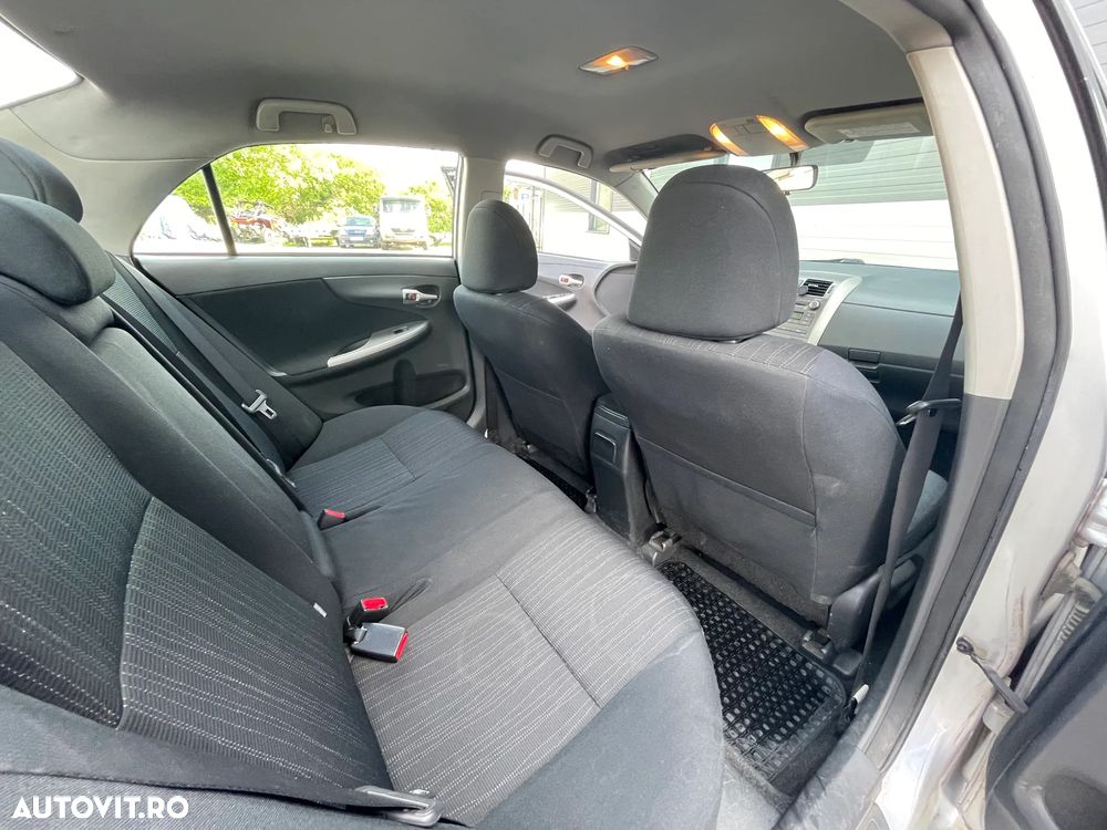 Toyota Corolla 1.4 D-4D Sedan Terra - 23