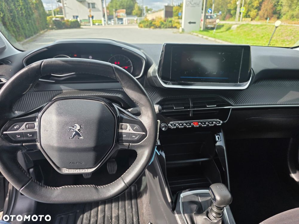 Peugeot 208 - 23