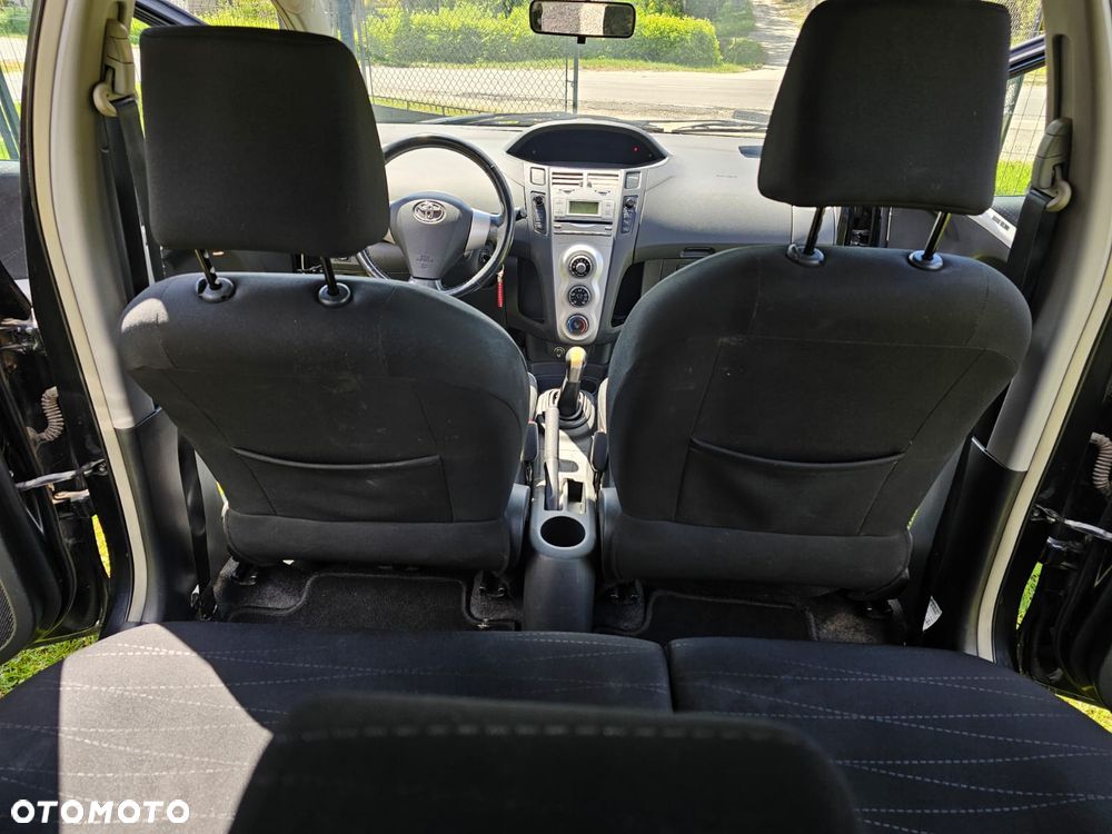 Toyota Yaris 1.3 VVT-i Sol - 18