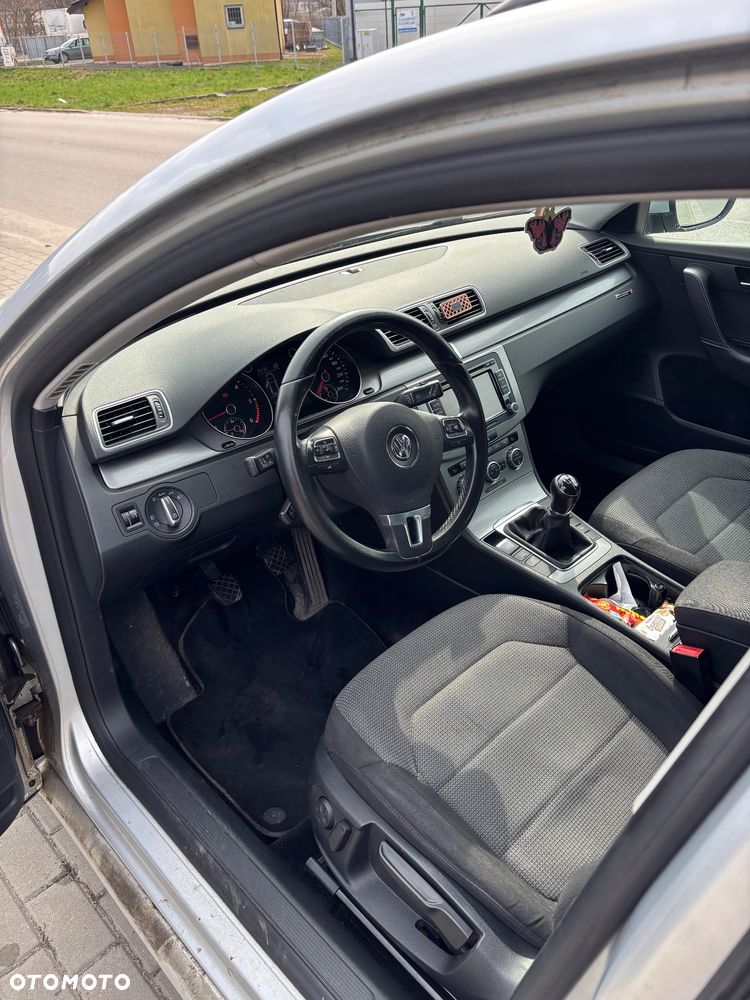 Volkswagen Passat 1.6 TDI BlueMotion - 5