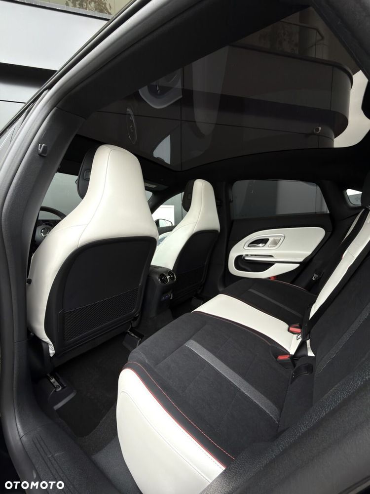 Mercedes-Benz CLA 200 58kWh - 29