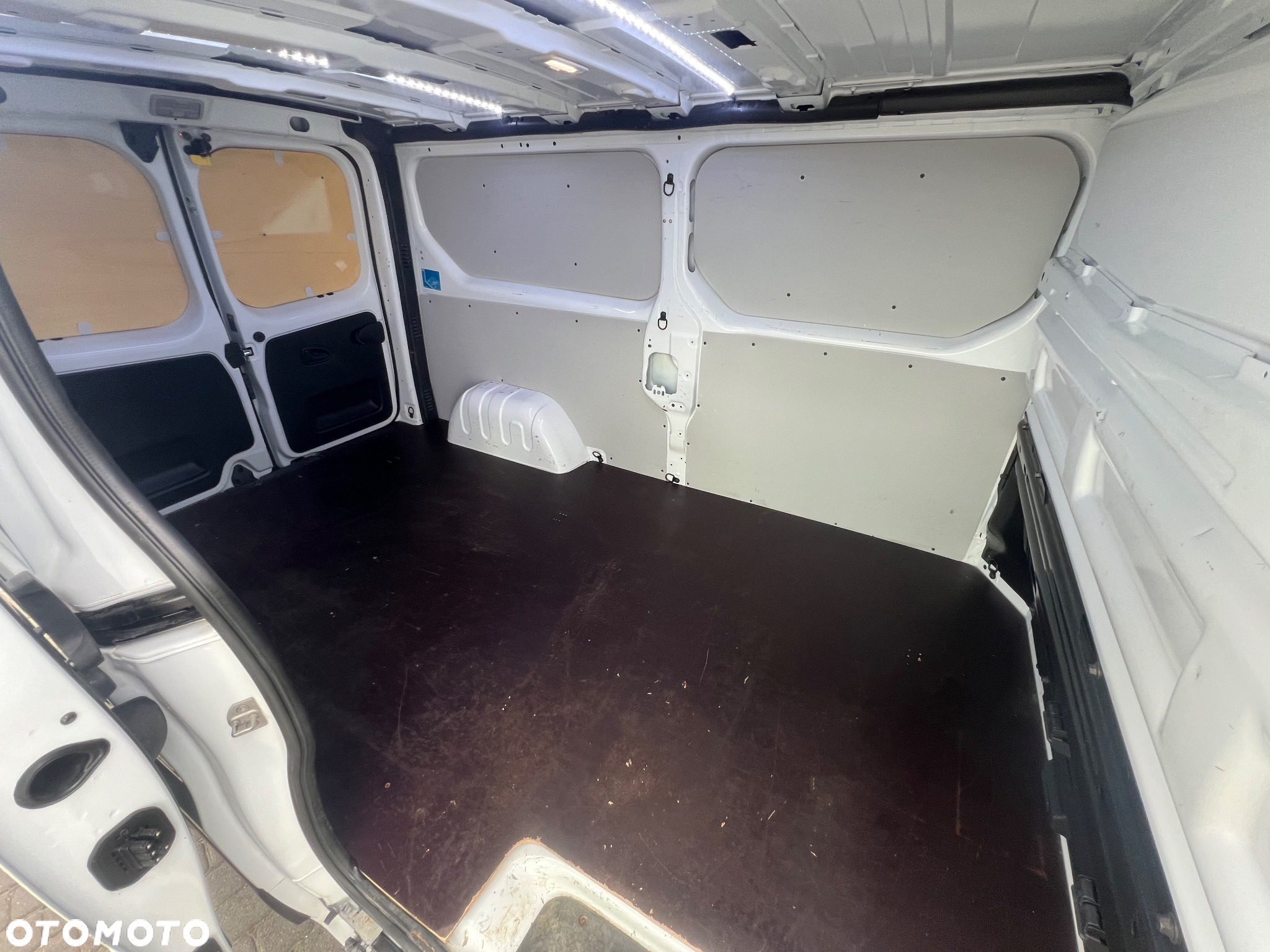 Nissan PRIMASTAR L2H1 - 7