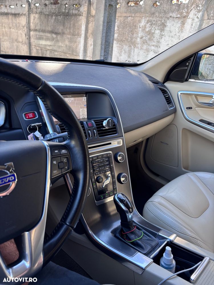 Volvo XC 60 D5 AWD Summum - 9