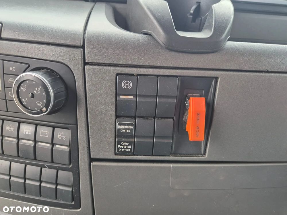 MAN TGS 18.360 / CYSTERNA / PALIWA + OLEJE / ADR / EURO 5 / 11M3 / 3 KOMORY / KABINA SYPIALNIANA / 1WŁ - 33