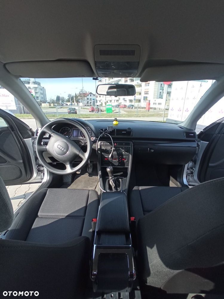 Audi A4 Limousine - 3