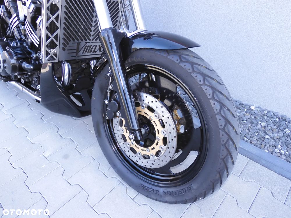Yamaha V-MAX - 4