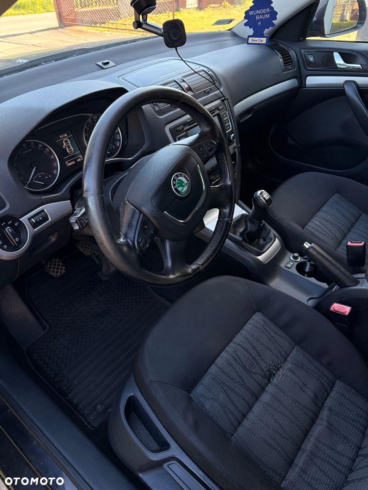 Skoda Octavia 1.6 TDI DPF 4x4 Elegance - 9