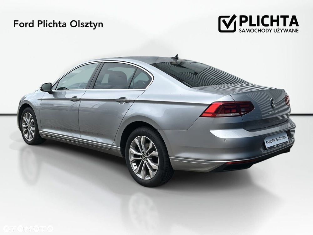Volkswagen Passat - 8